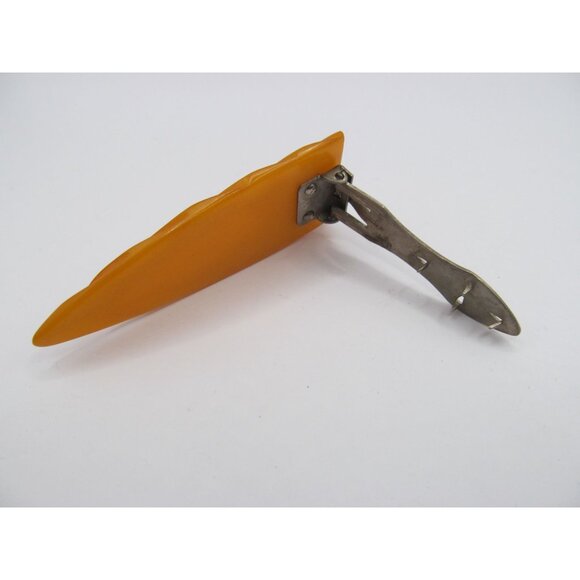 Vintage Carved Butterscotch Bakelite Arrow Dress Clip - Picture 7 of 12